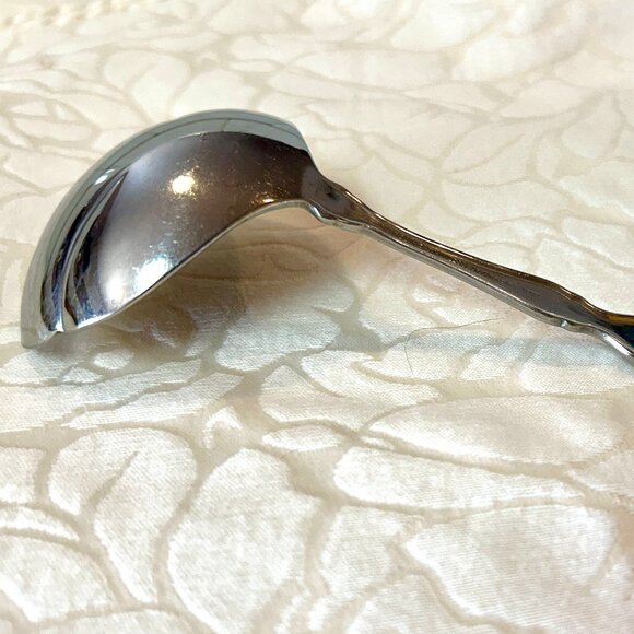 Distinction Deluxe Stainless by Oneida HH Valerie Gravy Ladle 7-3/4" - Picture 3 of 11